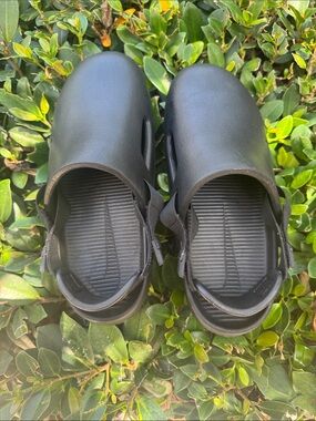 Nike Black Slip-On Mules with Adjustable Heel Strap